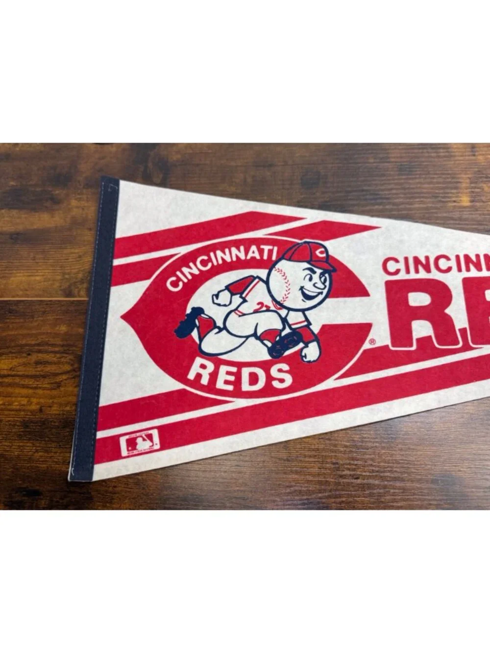 Cincinnati Reds Vintage Felt Pennant MLB Baseball Memorabilia 30 inches
